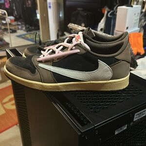 Travis Scott low size 12